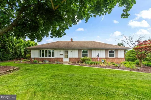 143 N Duke St, Millersville, PA 17551