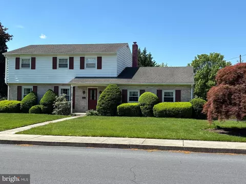 832 Martin Ave, Ephrata, PA 17522