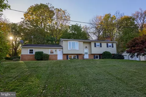 60 N Conestoga Dr, Lancaster, PA 17602