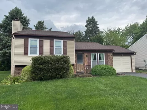 2804 Pebblebrook Dr, Lancaster, PA 17601