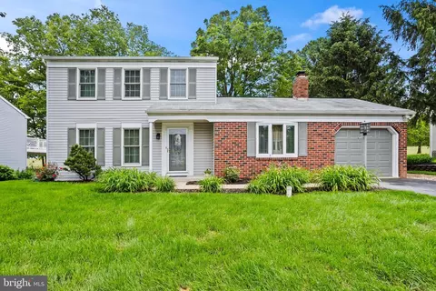 33 Rosewood Ln, Marietta, PA 17547