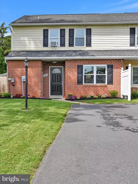 Exterior - 461 Crosswinds Dr, Lititz, PA 17543 photo 3 of 6