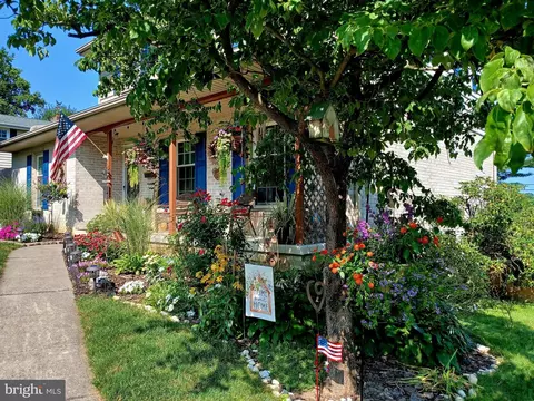 209 Oxford Dr, Lititz, PA 17543 photo 5
