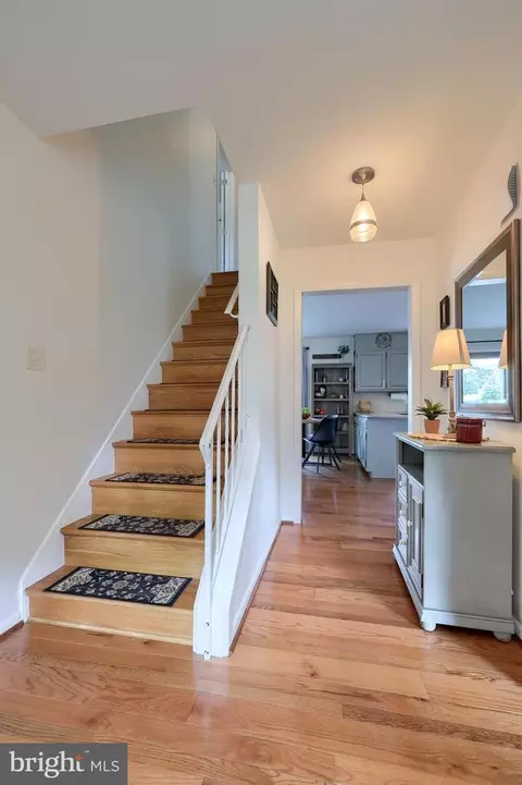 209 Oxford Dr, Lititz, PA 17543 photo 8