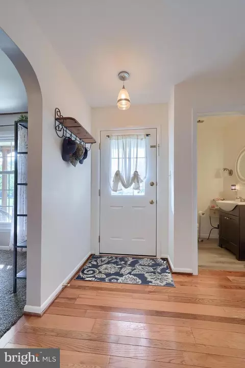 209 Oxford Dr, Lititz, PA 17543 photo 7