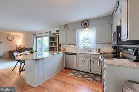 209 Oxford Dr, Lititz, PA 17543 photo 17