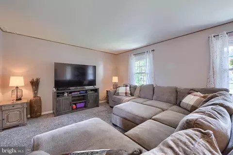 209 Oxford Dr, Lititz, PA 17543 photo 10
