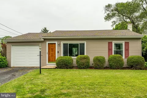 736 Park Hill Dr, Manheim, PA 17545