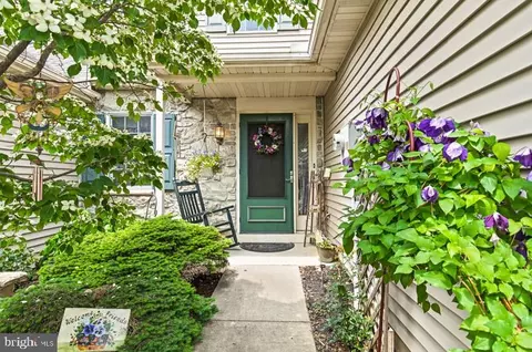 63 Pebble Creek Dr, Lititz, PA 17543 photo 2