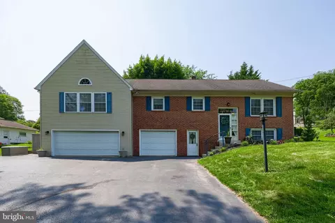 2904 Spring Valley Rd, Lancaster, PA 17601