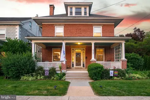 5965 Pine St, East Petersburg, PA 17520
