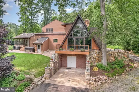 310 Indian Head Rd, Columbia, PA 17512