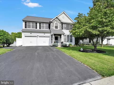 251 N Oak St, Lititz, PA 17543 photo 4