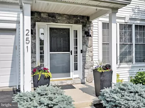 251 N Oak St, Lititz, PA 17543 photo 6