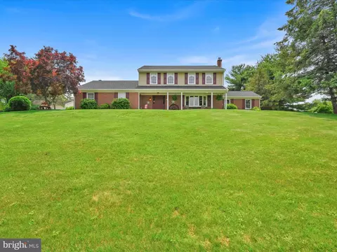 590 Hi View Dr, Lititz, PA 17543 photo 4