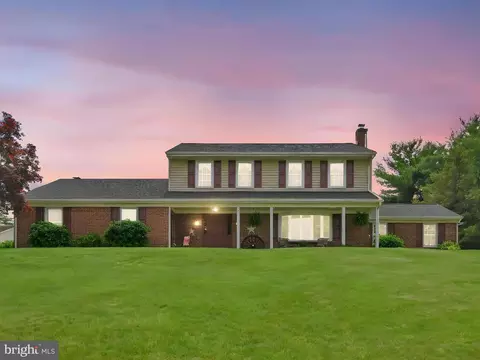 590 Hi View Dr, Lititz, PA 17543 photo 2