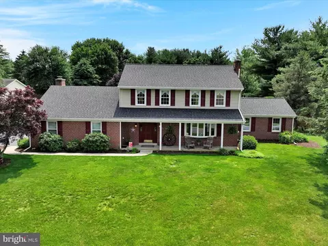 590 Hi View Dr, Lititz, PA 17543 photo 3
