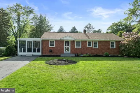 342 Maxson Rd, Lancaster, PA 17601