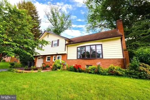 1510 Springside Dr, Lancaster, PA 17603