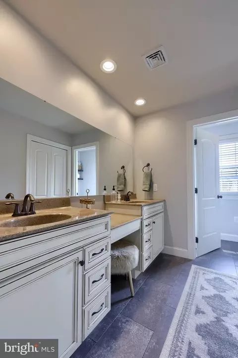 Bath - 616 Belgian Way, Lititz, PA 17543 photo 2 of 3