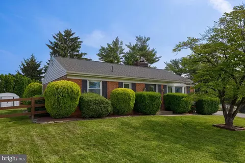 2101 Shaaron Dr, Lancaster, PA 17601