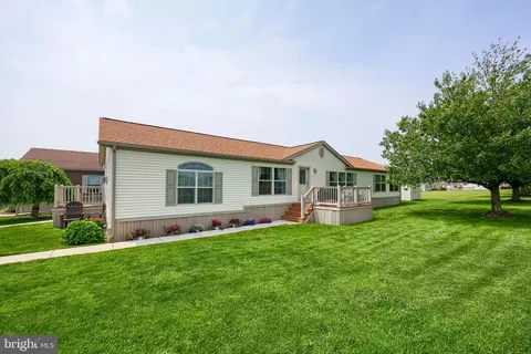 22 Sarah Ave, New Holland, PA 17557