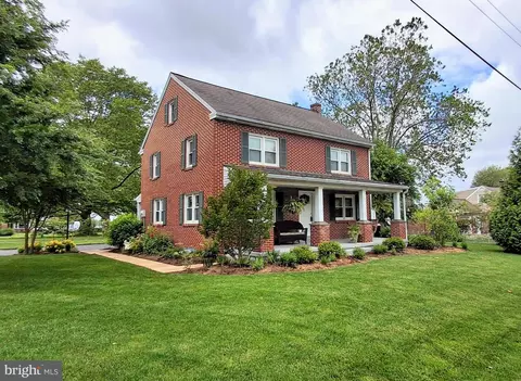 5 Plank Ave, Willow Street, PA 17584