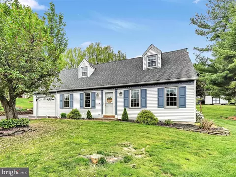 1716 Rock Ledge Ct, Lancaster, PA 17603