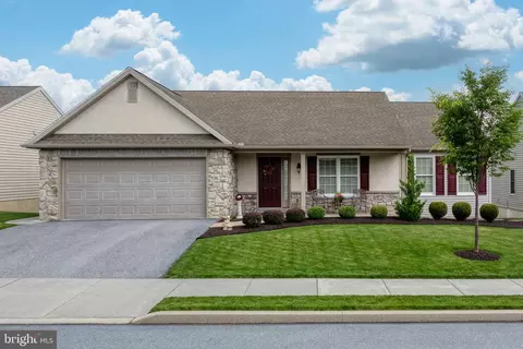 726 Heather Rdg, Manheim, PA 17545