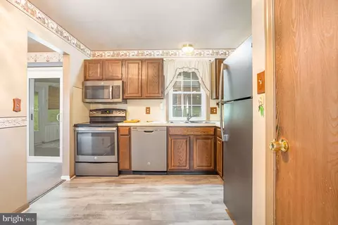 Entry Way - 3 Julie Ter, Lititz, PA 17543 photo 2 of 2