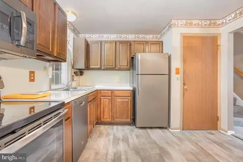 Entry Way - 3 Julie Ter, Lititz, PA 17543 photo 1 of 2