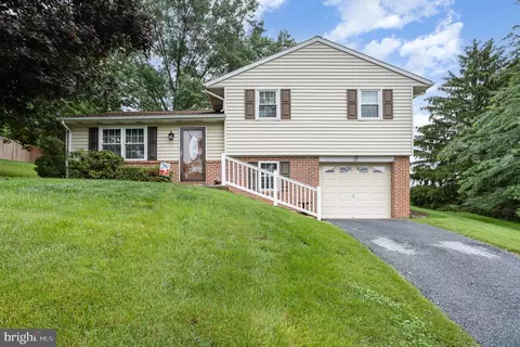 Exterior - 3 Julie Ter, Lititz, PA 17543 photo 2 of 15