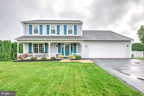 328 Dogwood Ln, New Holland, PA 17557