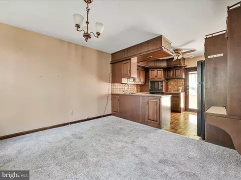 Living - 307 E Main St, Lititz, PA 17543 photo 3 of 3