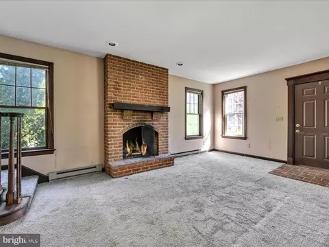 Living - 307 E Main St, Lititz, PA 17543 photo 1 of 3