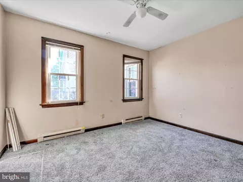 Bedroom - 307 E Main St, Lititz, PA 17543 photo 3 of 4