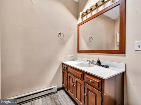 Bath - 307 E Main St, Lititz, PA 17543 photo 2 of 2