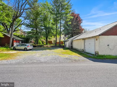 Exterior - 307 E Main St, Lititz, PA 17543 photo 13 of 14
