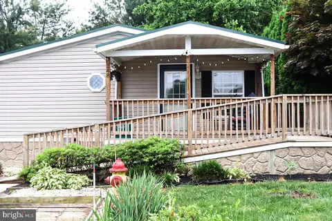 148 Greenbriar Cir, Lancaster, PA 17603