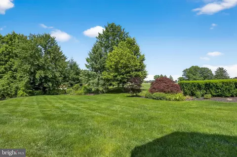 Exterior - 54 Oakhill Dr, Lititz, PA 17543 photo 4 of 6