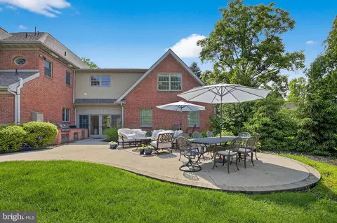 Exterior - 54 Oakhill Dr, Lititz, PA 17543 photo 3 of 6