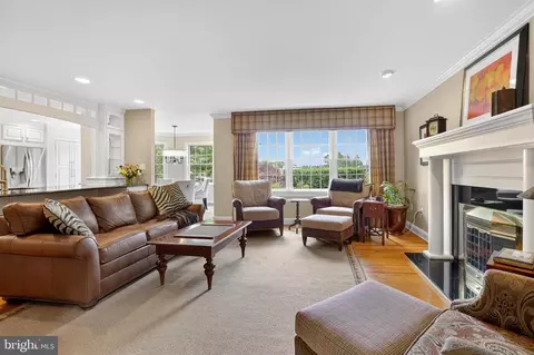 Living - 54 Oakhill Dr, Lititz, PA 17543 photo 2 of 2