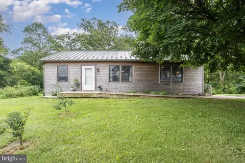 1281 Creek Rd, Manheim, PA 17545