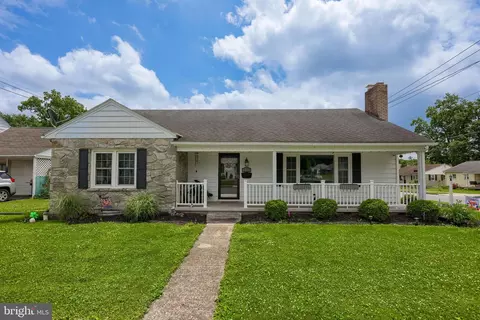 333 W Ferdinand St, Manheim, PA 17545