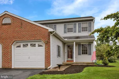 723 W 6th St, Lititz, PA 17543 photo 2