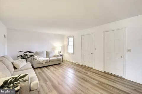 723 W 6th St, Lititz, PA 17543 photo 7