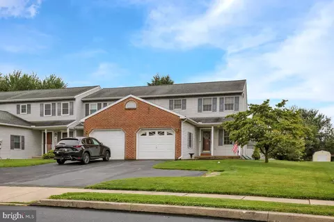 723 W 6th St, Lititz, PA 17543 photo 3