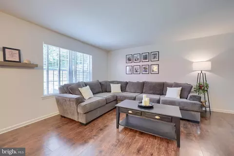 Living - 51 Tupelo St, Lititz, PA 17543 photo 2 of 2