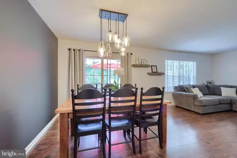 Dining - 51 Tupelo St, Lititz, PA 17543 photo 3 of 3