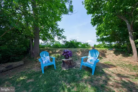 Exterior - 51 Tupelo St, Lititz, PA 17543 photo 8 of 9
